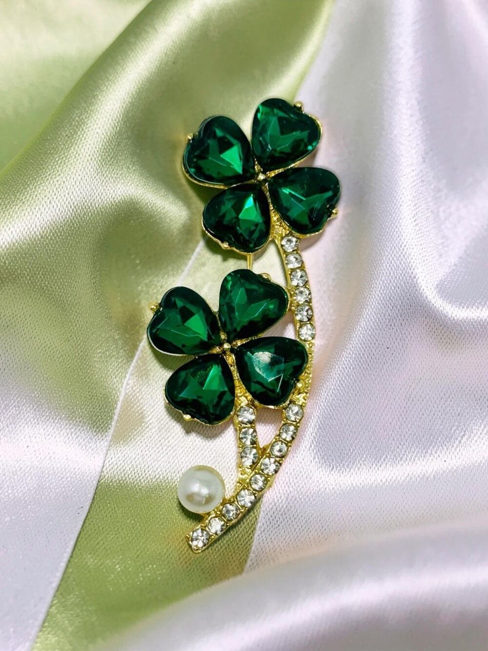 Green Crystal Four Leaf Clover Brooch Gold Tone Rhinestone Faux Pearl New